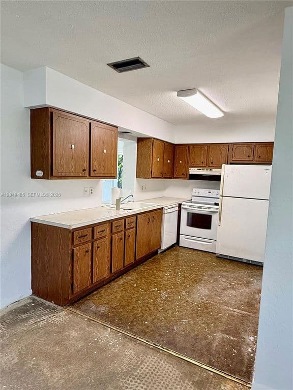 2+1 Müstakil ev — 7008 NW 89th Ave