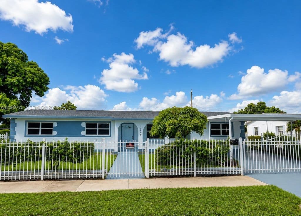 5-bedroom Single-Family Home — 17800 NW 8th Ave