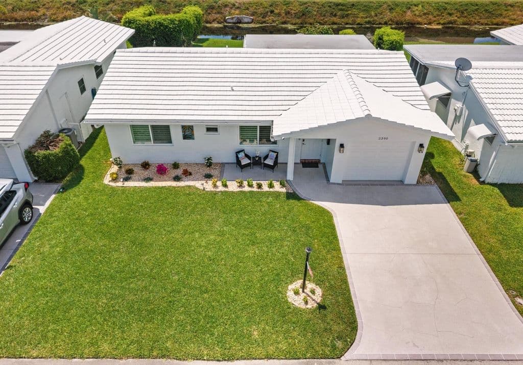 2-bedroom Single-Family Home — 2390 SW 14th Avenue