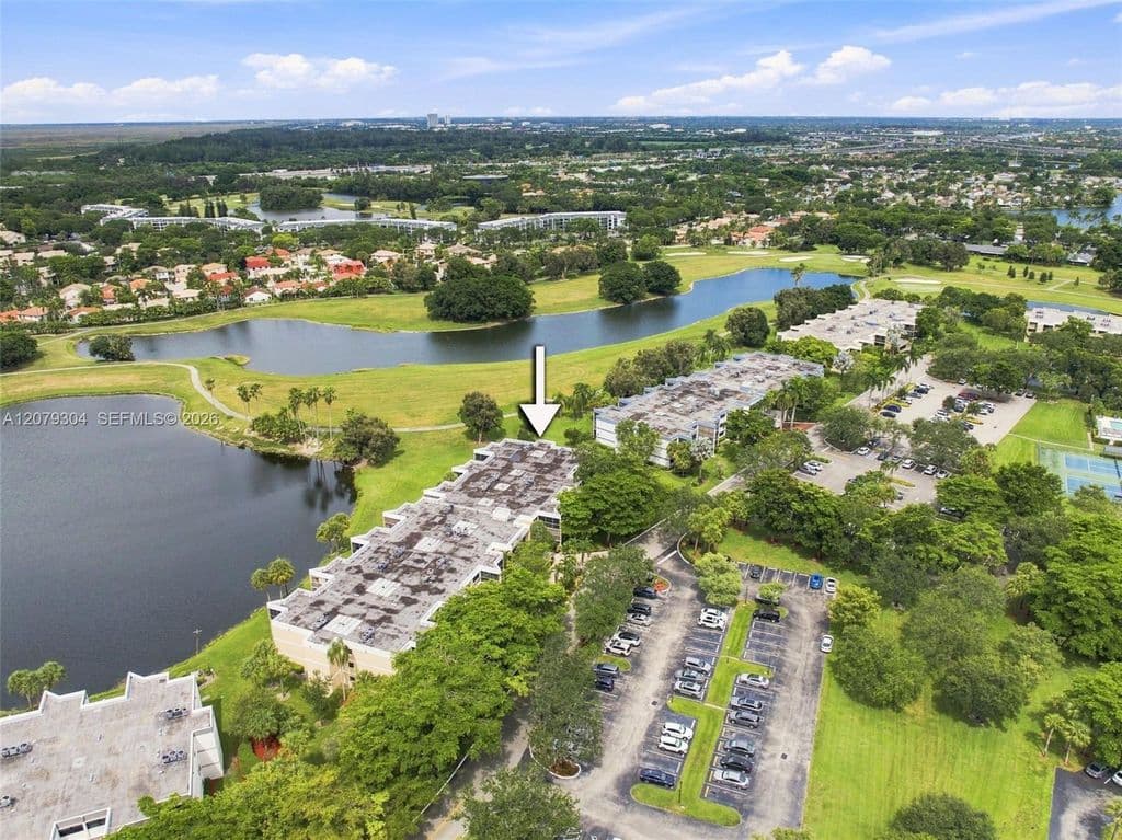 2-bedroom Condo — 16325 Golf Club Rd APT 104