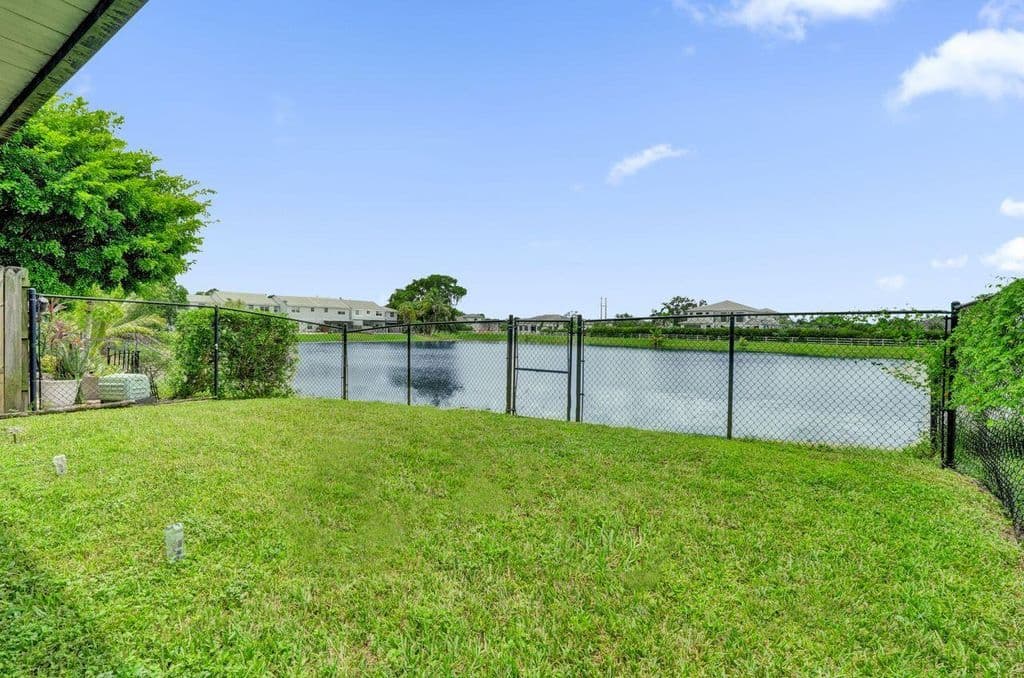 3-bedroom Property — 4737 Grapevine Way