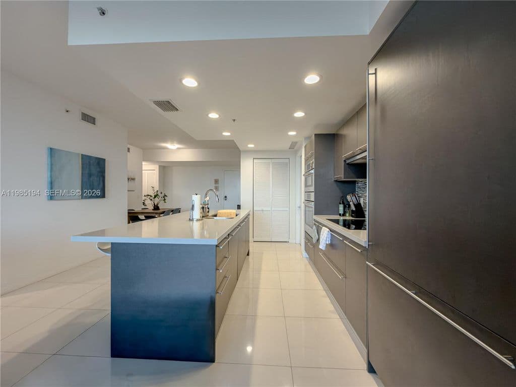 3-bedroom Condo — 7825 NW 107th Ave APT 301