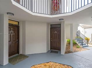 2-bedroom Condo — 213 Lake Pointe Dr APT 106, Oakland Park, 33309