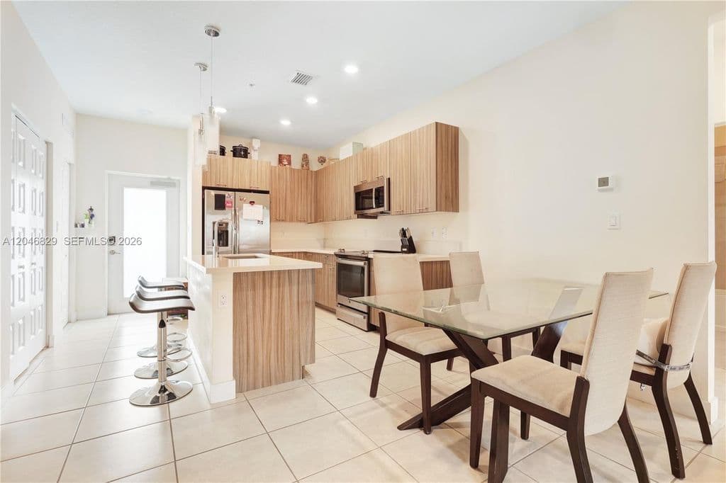 3+1 Condo — 4636 NW 84th Ave #22