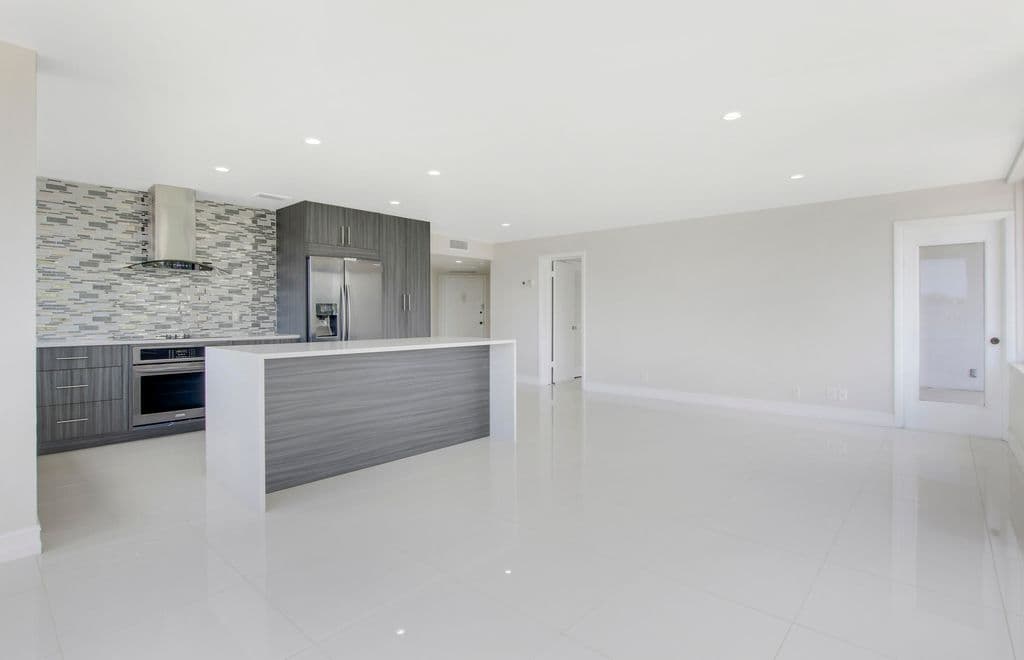 2-bedroom Condo — 1500 Presidential Way #404