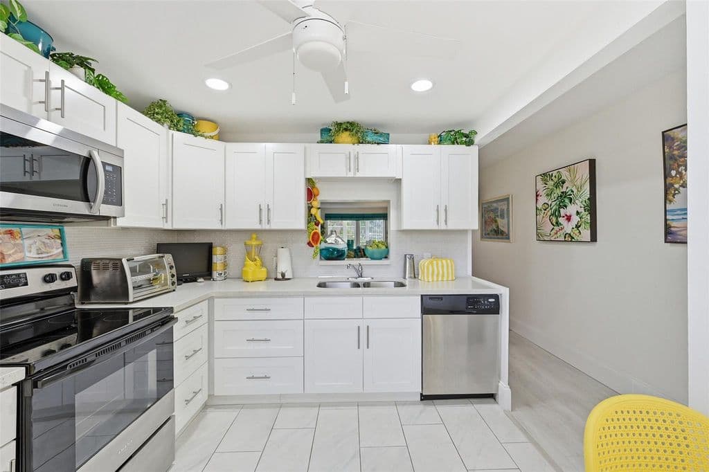2+1 Condo — 3003 Portofino Isle #B2