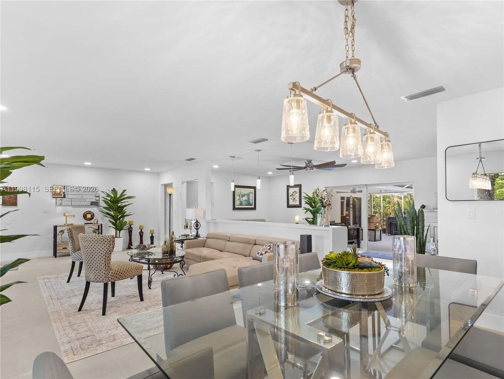 4+1 Müstakil ev — 16400 SW 80th Ave