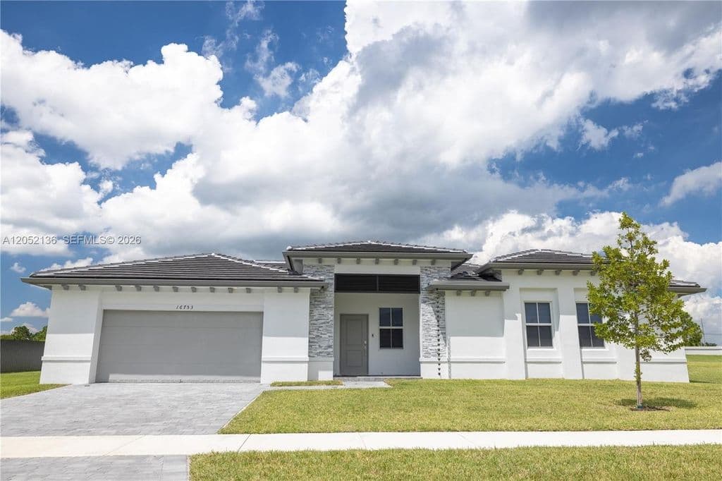 5-bedroom Single-Family Home — 29101 SW 167th Ct