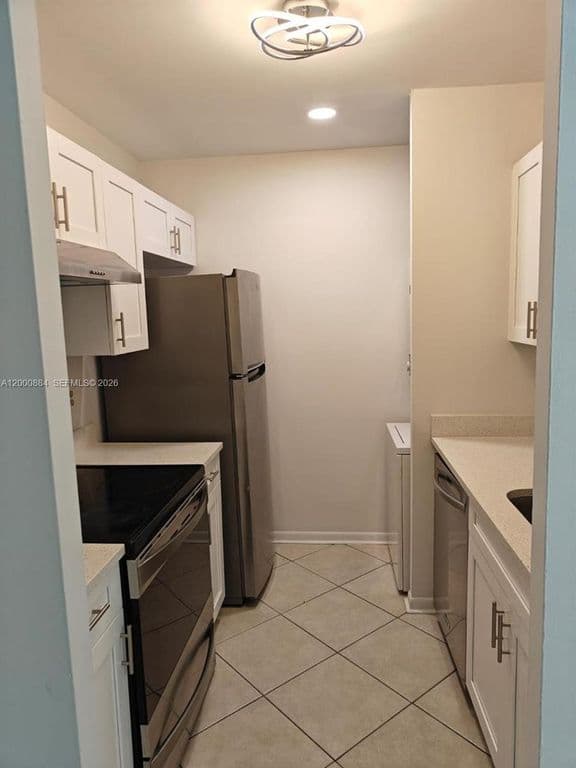 2+1 Condo — 10228 Twin Lakes Dr APT 16