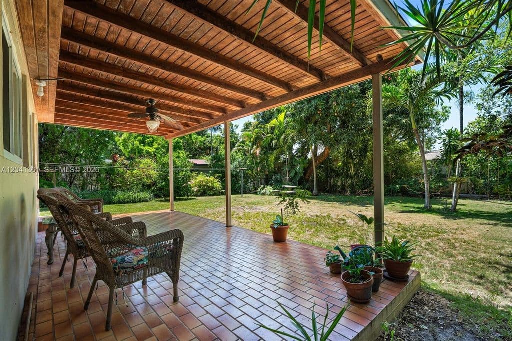 2-bedroom Single-Family Home — 2750 NW 4th St