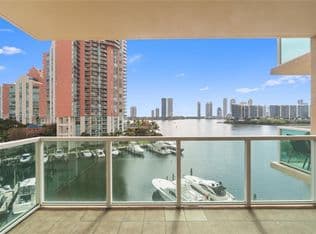3-bedroom Condo — 3330 NE 190th St APT 712, Aventura, 33180