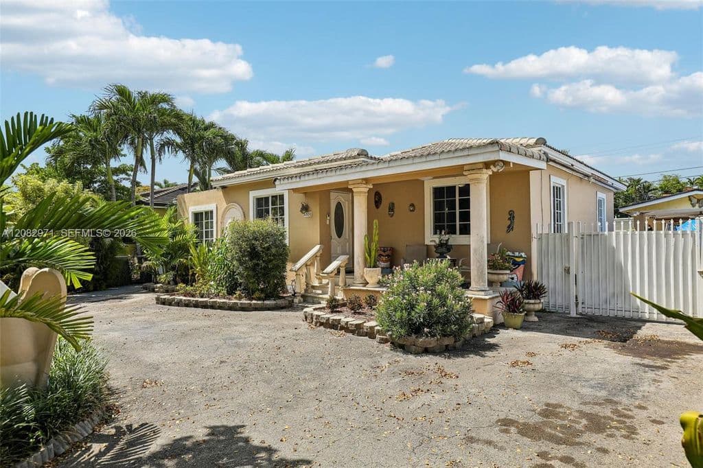 3+1 Müstakil ev — 6531 SW 20th St