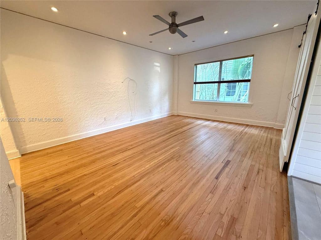 2-bedroom Condo — 900 16th St APT 108