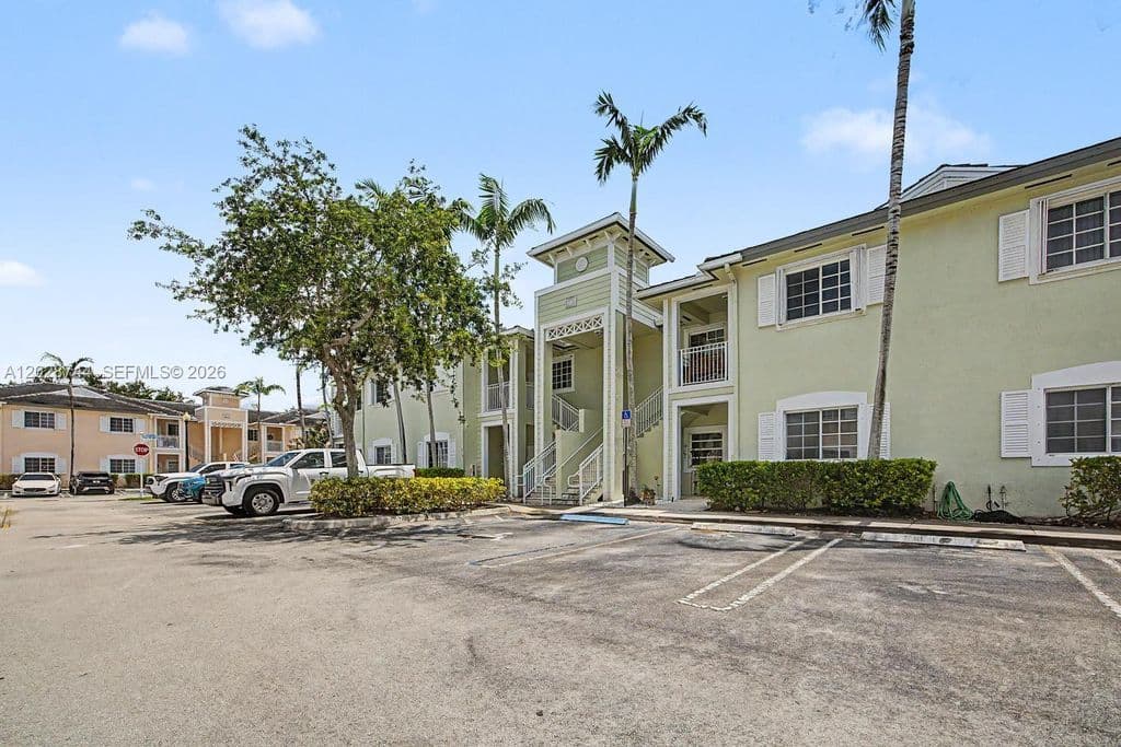 2-bedroom Condo — 373 NE 26th Pl Unit 102