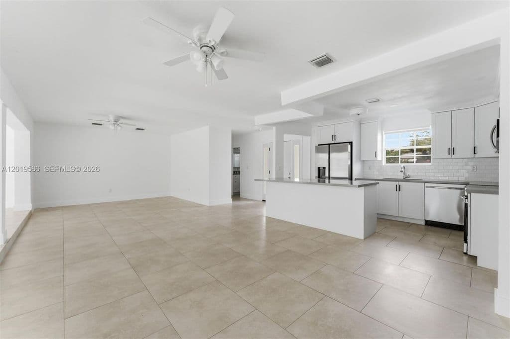 4-bedroom Single-Family Home — 14731 NE 8th Ct