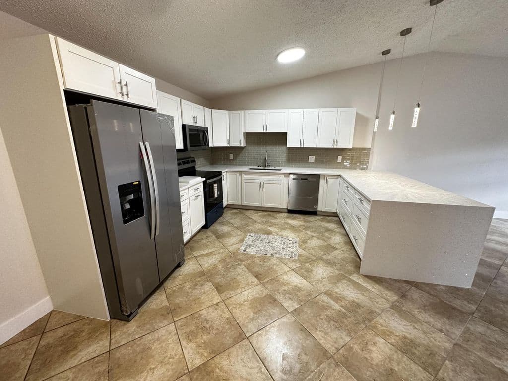 2-bedroom Single-Family Home — 4326 Woodstock Drive #C