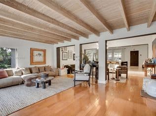 5+1 Müstakil ev — 10659 NE 10th Pl, Miami Shores, 33138