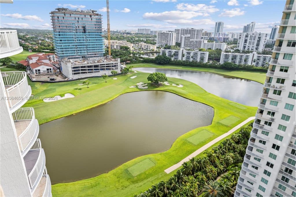 1+1 Condo — 1745 E Hallandale Beach Blvd Unit 2204W