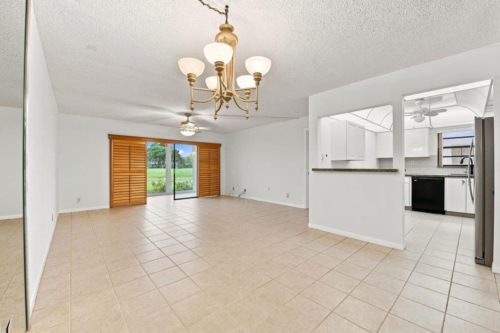 2-bedroom Condo — 448 PIEDMONT J #448