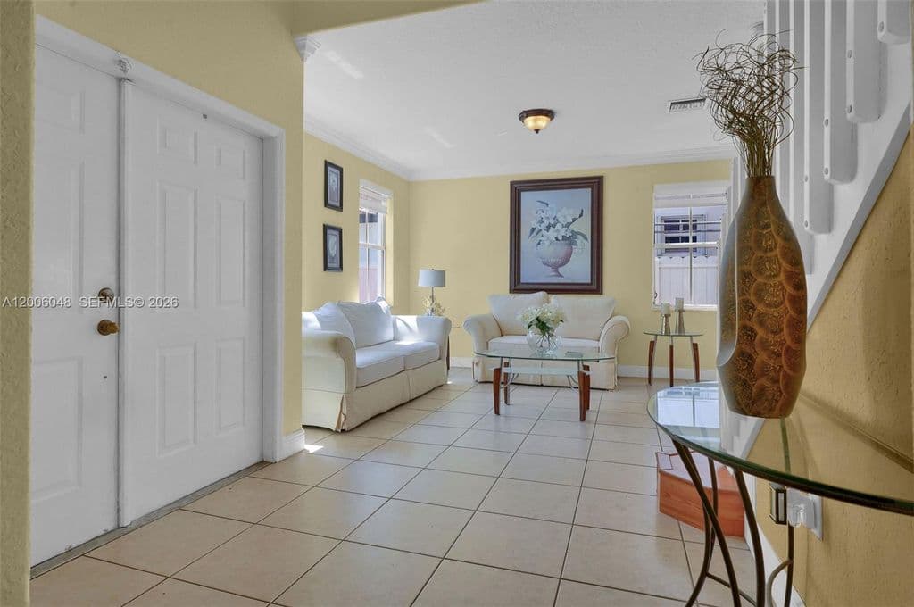 5-bedroom Single-Family Home — 6114 SW 158th Psge