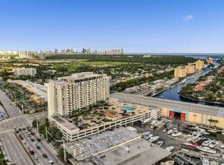2-bedroom Condo — 13499 Biscayne Blvd APT 1408, North Miami, 33181