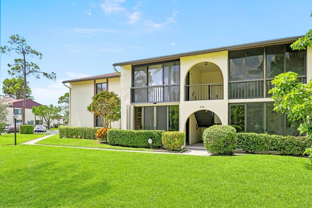 2+1 Condo — 314 Knotty Pine Circle #C-1