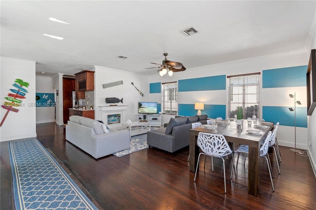 4+1 Müstakil ev — 1446 Hollywood Blvd