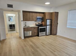 1-bedroom Condo — 557 Michigan Ave #211, Miami Beach, 33139