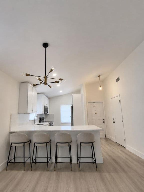 2+1 Condo — 8101 Sweetbriar Way