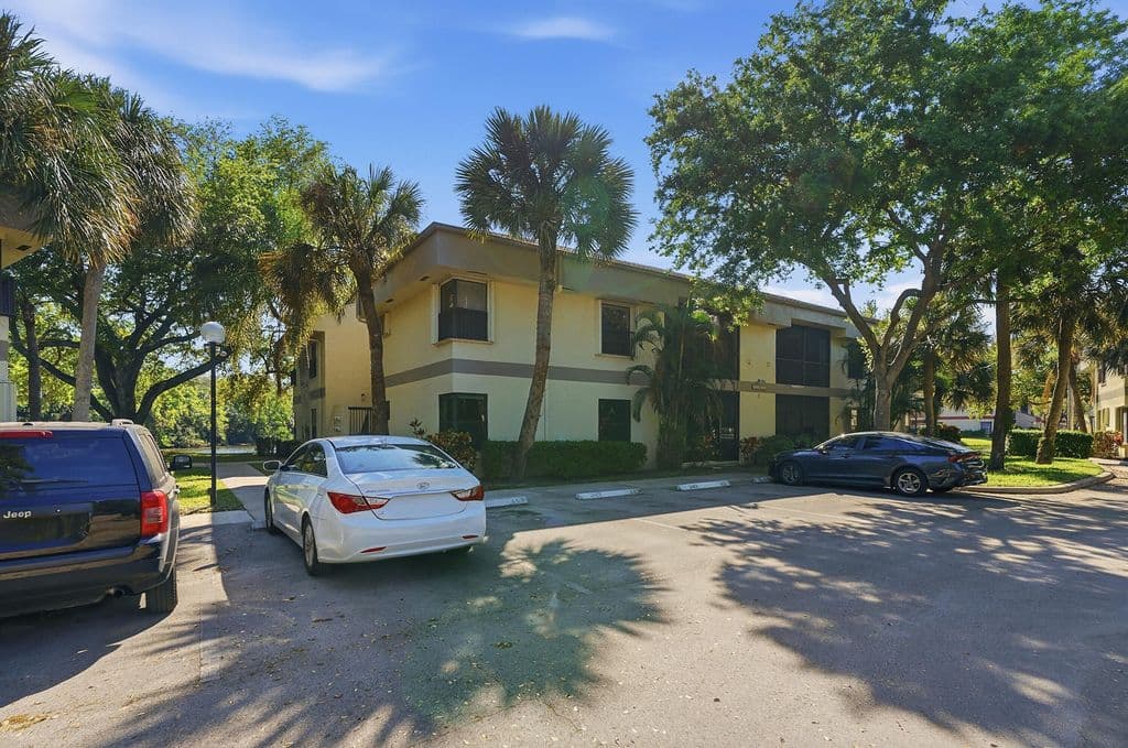 2+1 Condo — 2928 Carambola Circle S
