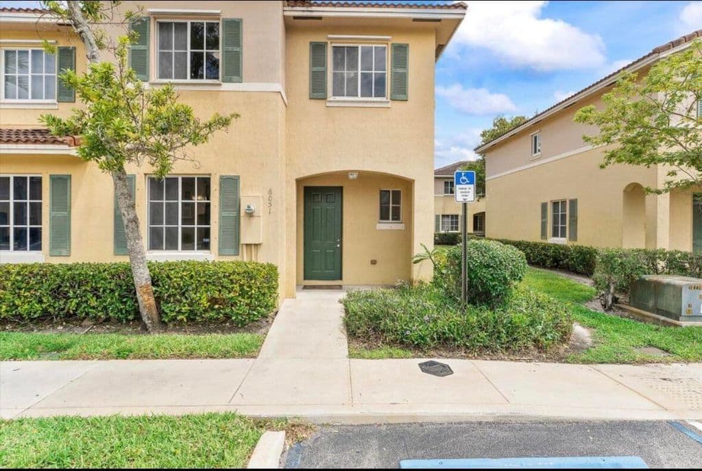 3-bedroom Property — 6051 SW 19TH Court