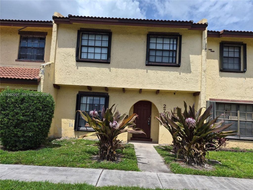 3-bedroom Property — 2747 NW 47th Ln #3006