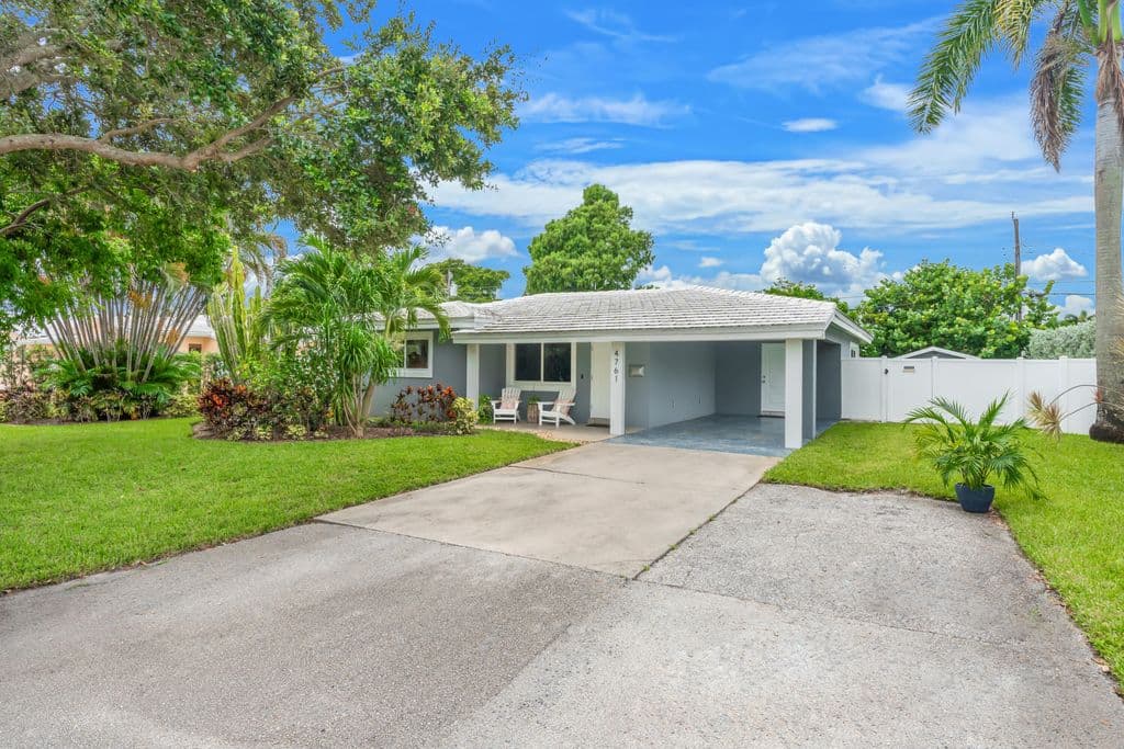 2-bedroom Single-Family Home — 4761 NE 2ND Terrace