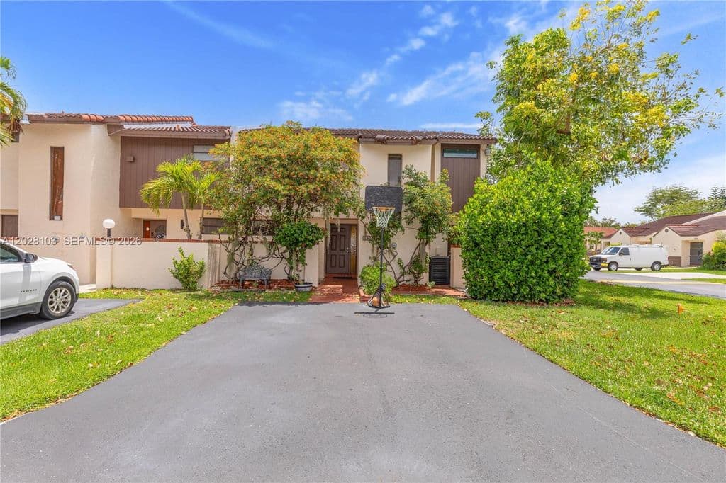 2-bedroom Property — 9055 SW 149th Pl