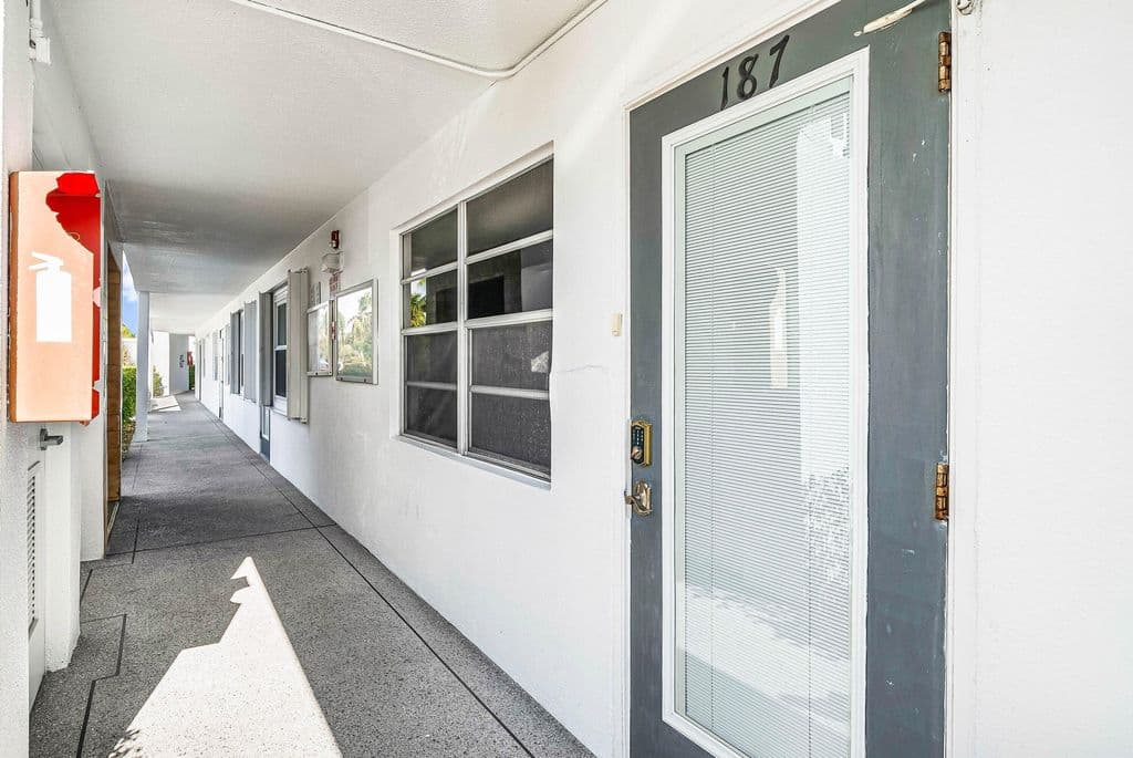 2-bedroom Condo — 187 Wellington K