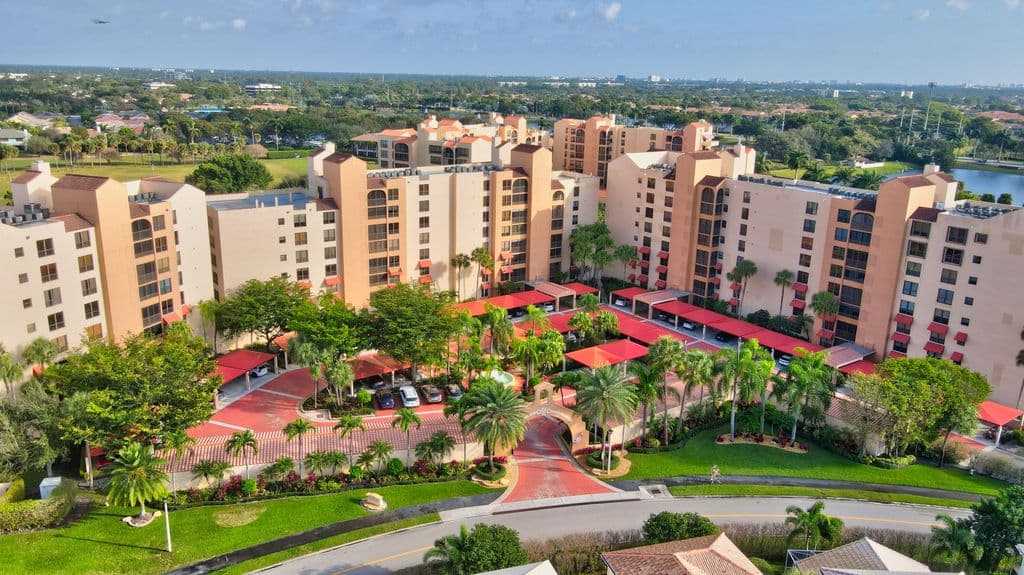 3+1 Condo — 7225 Promenade Drive #102