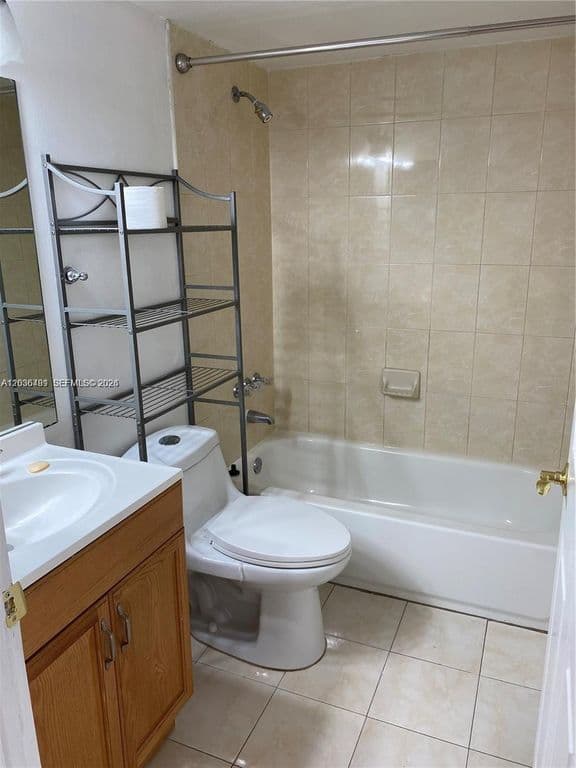 2+1 Condo — 300 Palm Cir W APT 208
