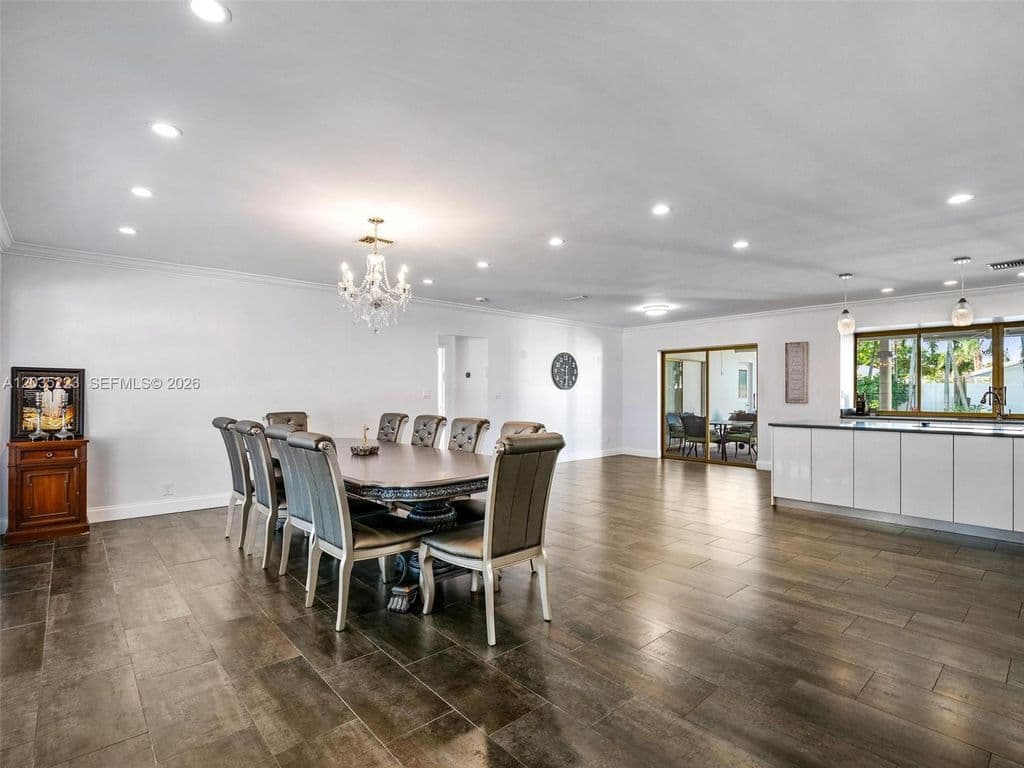 4+1 Müstakil ev — 3610 N 53rd Ave