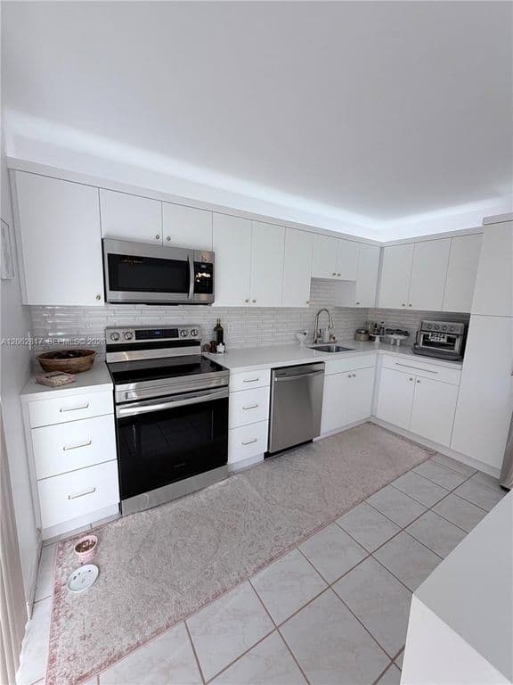 2-bedroom Condo — 17000 NW 67th Ave APT 112
