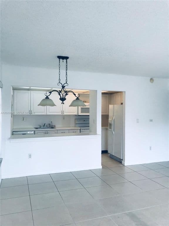 2-bedroom Condo — 17600 NW 68th Ave APT B3006
