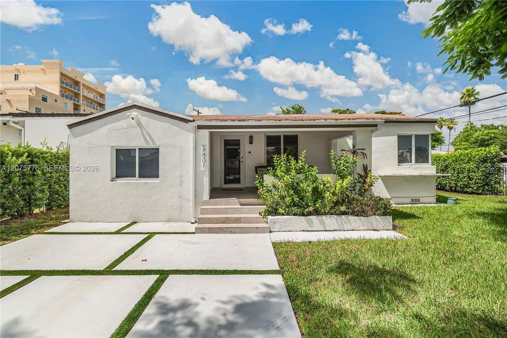 4+1 Müstakil ev — 2801 NW 6th St
