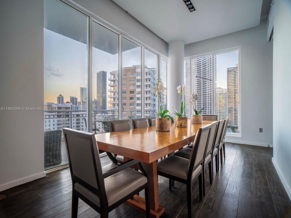 3-bedroom Condo — 900 Brickell Key Blvd APT 2204