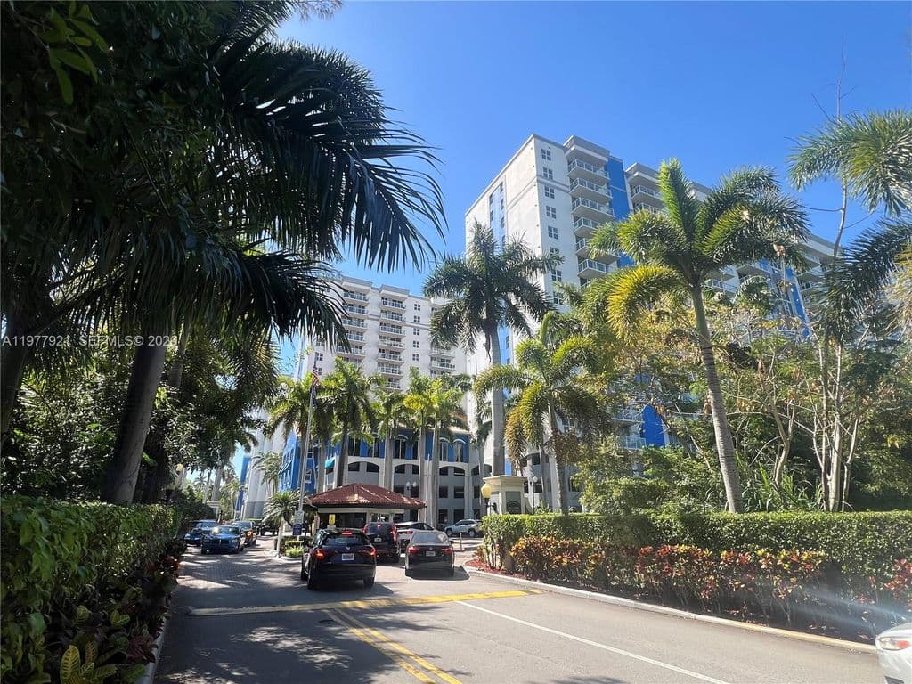 2-bedroom Condo — 5099 NW 7th St APT 505