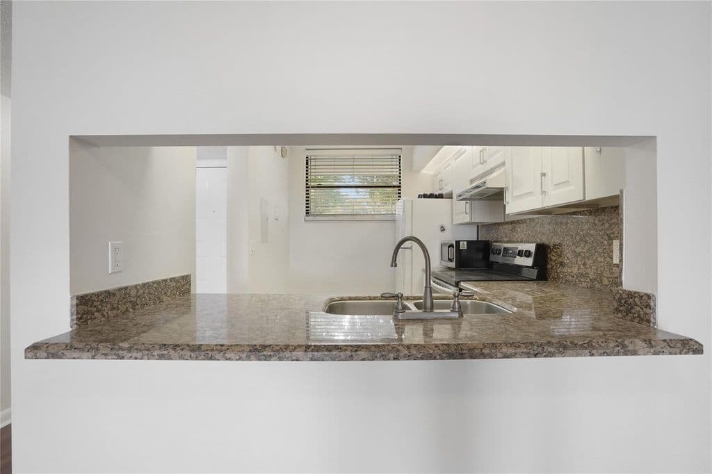 2-bedroom Condo — 109 Lake Emerald Drive #110