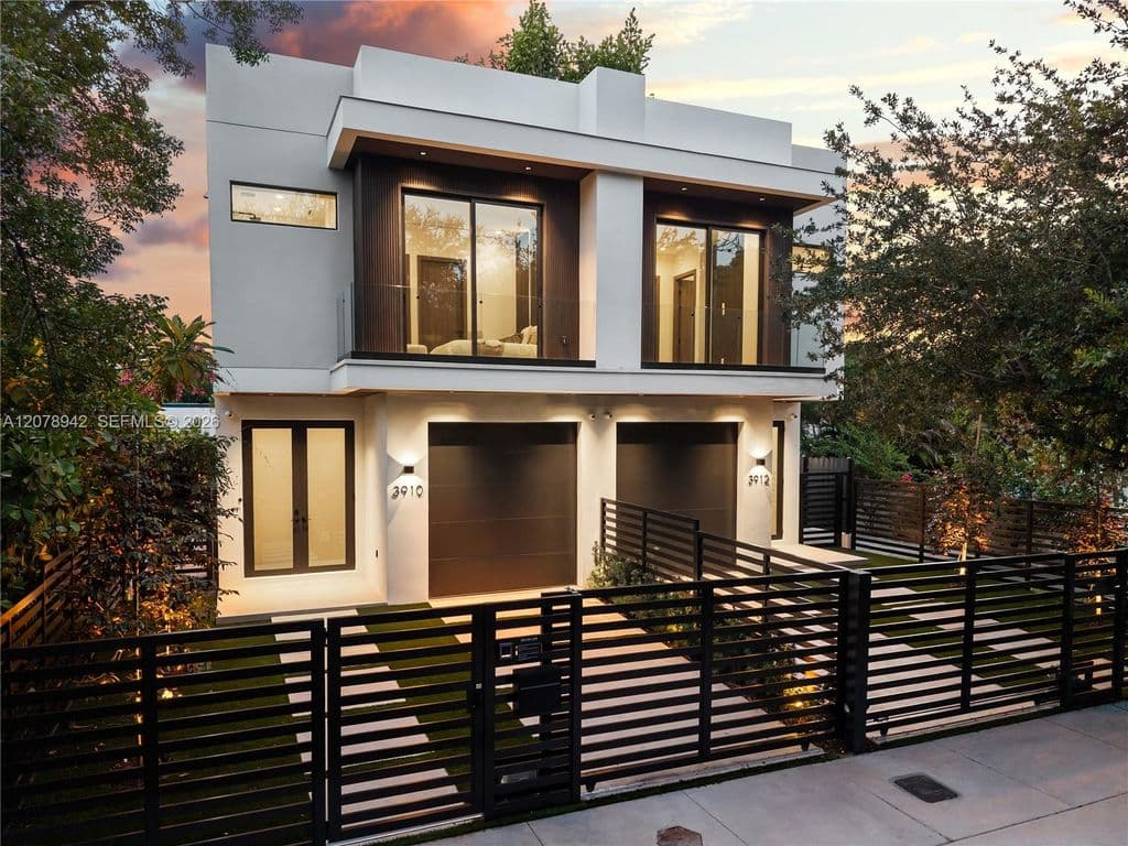 3+1 Mülk — 3910 NW 3rd Ave