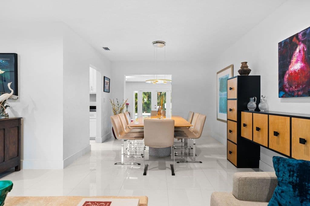 4+1 Müstakil ev — 326 Seven Isles Drive