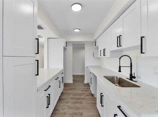 2-bedroom Condo — 4174 Inverrary Drive #1002, Fort Lauderdale, 33319