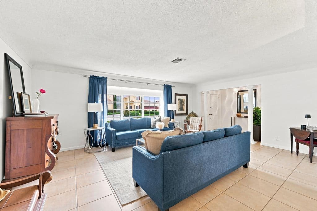 5+1 Müstakil ev — 3315 NE 42nd Court