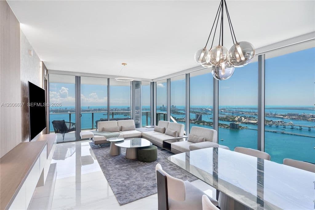 4-bedroom Condo — 700 NE 24th St #5407