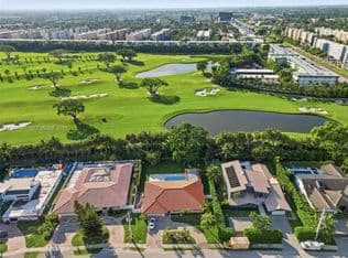4+1 Müstakil ev — 713 Diplomat Pkwy, Hallandale Beach, 33009